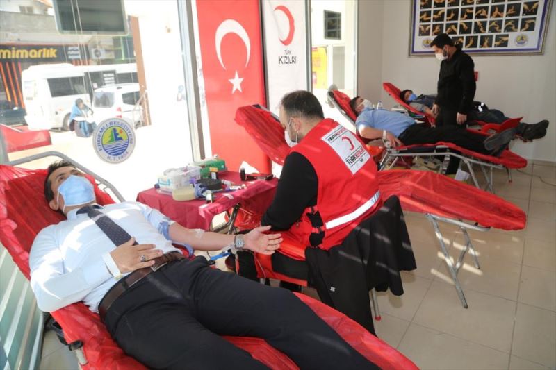Erdemli Belediyesi çalışanları kan bağışında bulundu