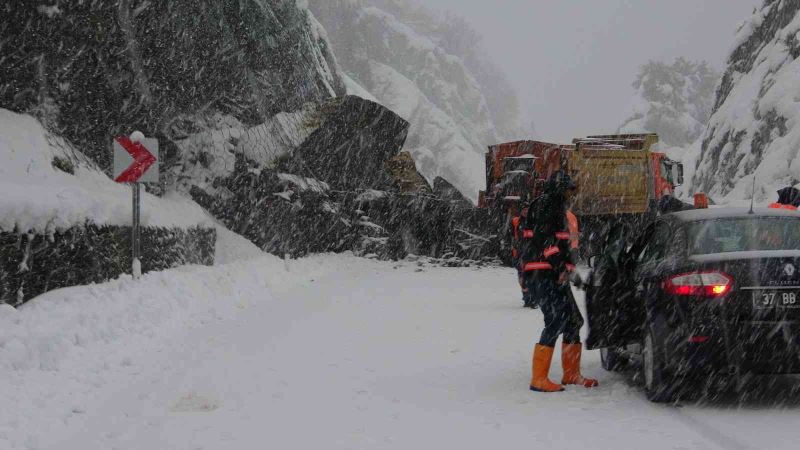 Zonguldak-İstanbul karayolundaki heyelan sonrası çalışma başlatılacak
