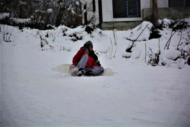 Üç kuşaktır aynı yerde kayak keyfi
