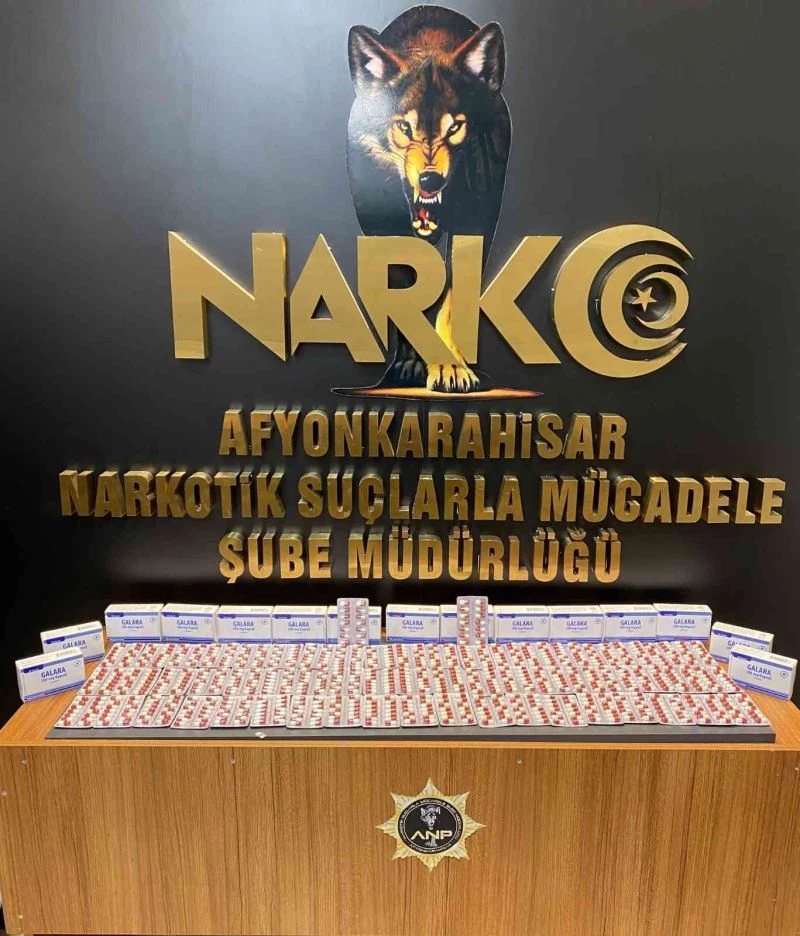 Polis 826 adet sentetik uyuşturucu hap ele geçirdi
