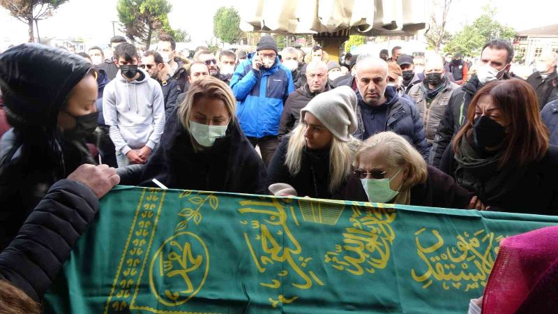 Ece Erken silahlı saldırı sonucu öldürülen eşinin tabutunun başında gözyaşı döktü
