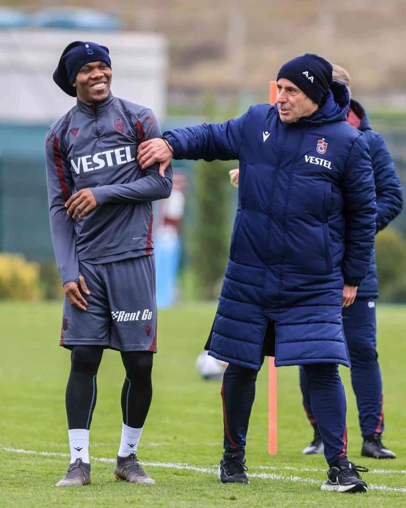 Abdullah Avcı iletişimin gücünü kullanıyor
