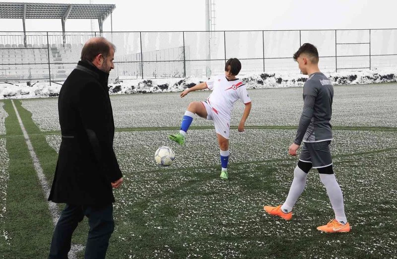 300 öğrenci futbol hünerlerini sergileyecek
