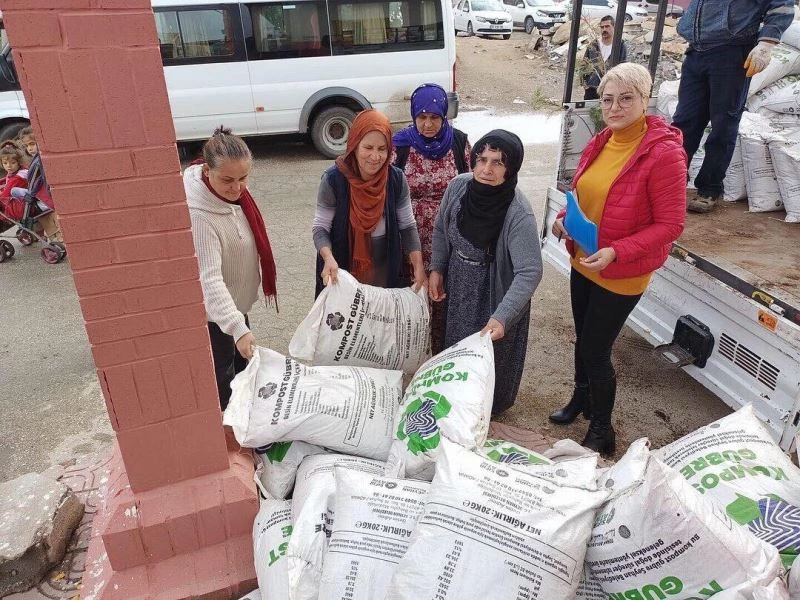Kadın çiftçilere kompost desteği
