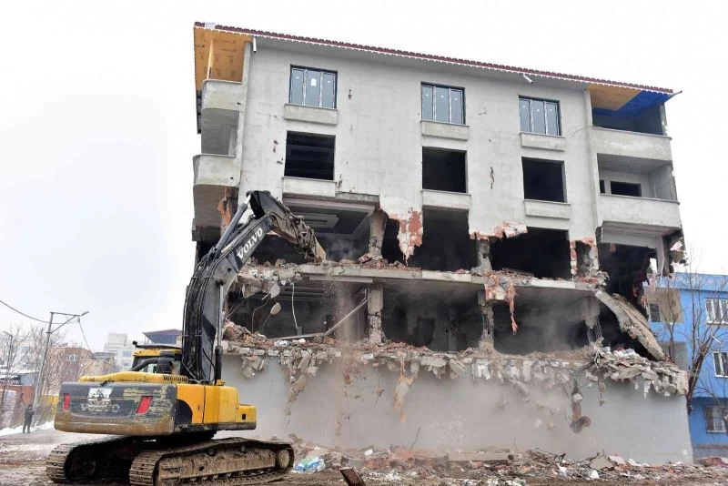 Yıldırım’da kaçak yapıya geçit yok
