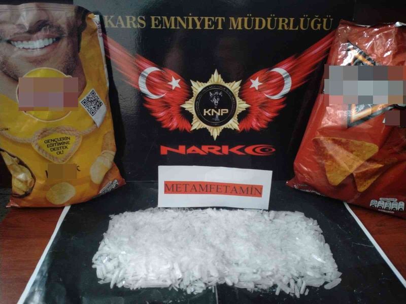 Kars’ta uyuşturucuyu cips paketine sakladılar
