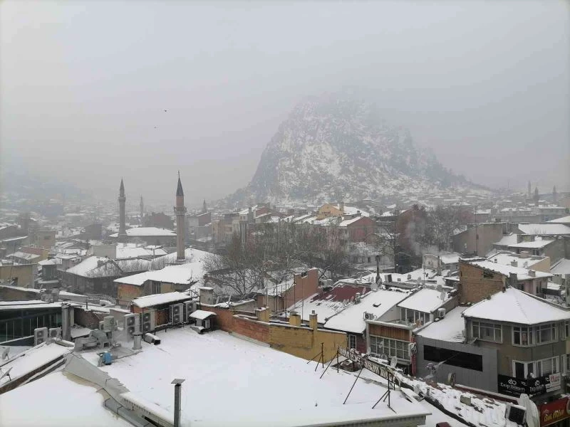(Özel) Afyonkarahisar kar yağışında son yılların en bereketli dönemini geçiriyor

