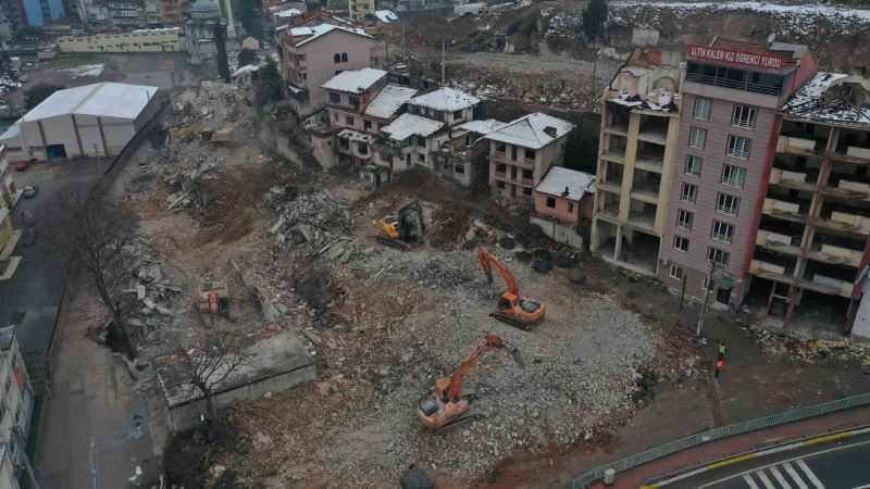 İzmit Cedit’te 373 bina yıkıldı
