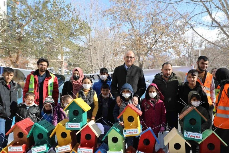İpekyolu Belediyesinden kuşlara sıcak yuva
