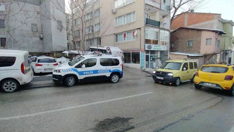 Bursa’da otobüse kartopu atan çocukları kovalayan otobüs şoförü bıçaklandı
