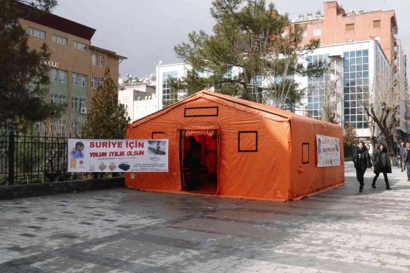 Siirt Valisi Hacıbektaşoğlu, ‘Yolun iyilik olsun’ yardım çadırını ziyaret etti
