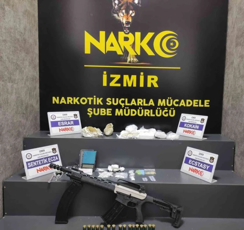 İzmir polisi torbacılara göz açtırmıyor: 10 tutuklama
