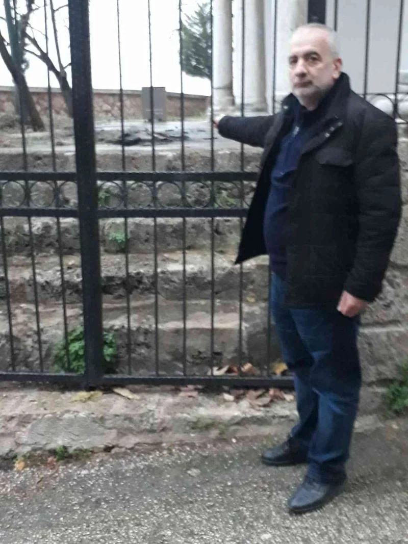 Fatih Sultan Mehmet’in torununun türbesi görenlerin içici acıtıyor
