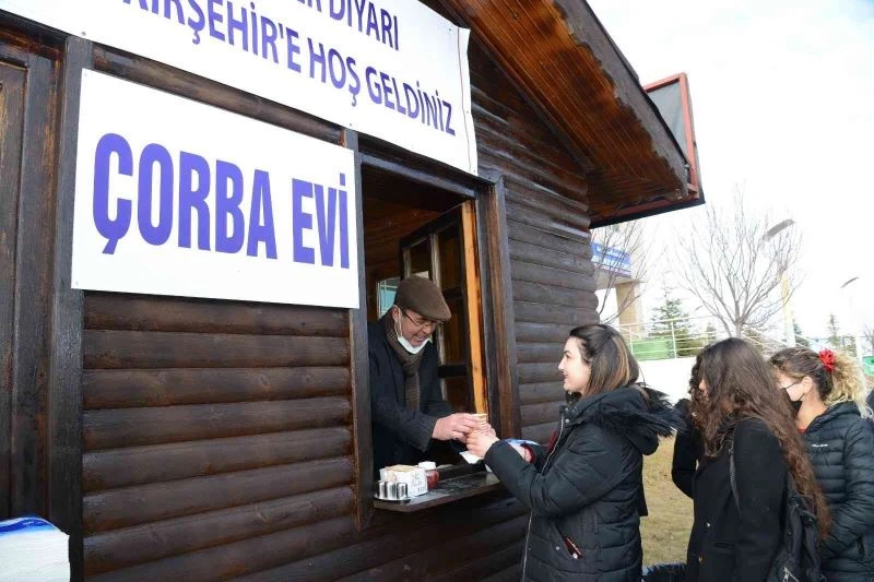 Ekicioğlu, Üniversite Öğrencilerine ‘Çorba’ ikram etti
