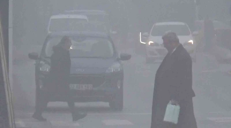 Edirne’de sis sebebiyle göz gözü görmüyor
