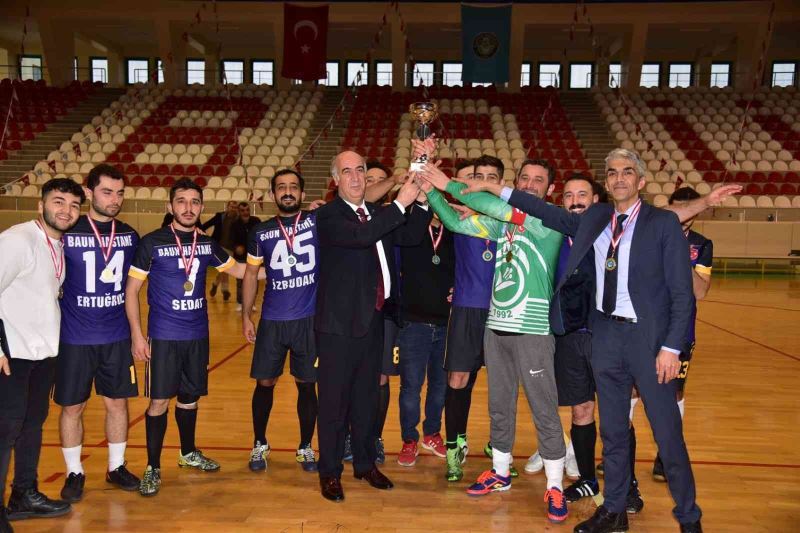 BAÜN Rektörlük kupasını; Hastane futbol takımı kazandı
