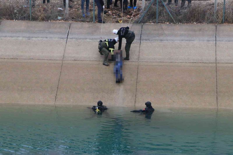 Güvenlik görevlilerinden kaçarken, kanala düşerek boğuldu
