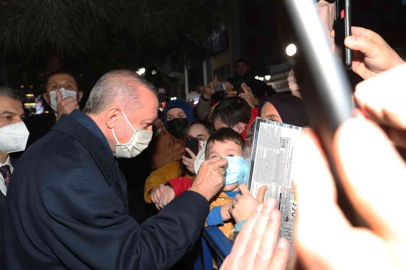 Erdoğan: “Ruhları tek parti faşizminden bir adım öteye geçememiş muhterislerin ülkemizin kazanımlarını birer birer yok etme çabalarına seyirci kalmayacağız”
