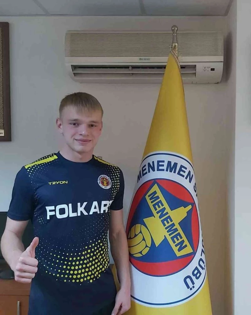 Menemenspor’da İlyas Antekin profesyonel oldu
