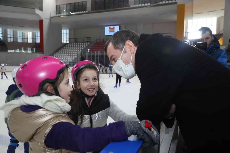Başkan Arısoy: “15 bin yavrumuza temel paten eğitimi vereceğiz”
