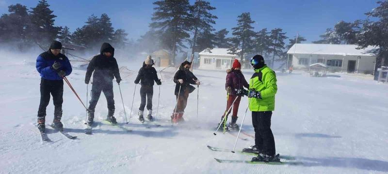Murat Dağı Termal Kayak Merkezi’nde her seviyeden kayakçıya uygun pist
