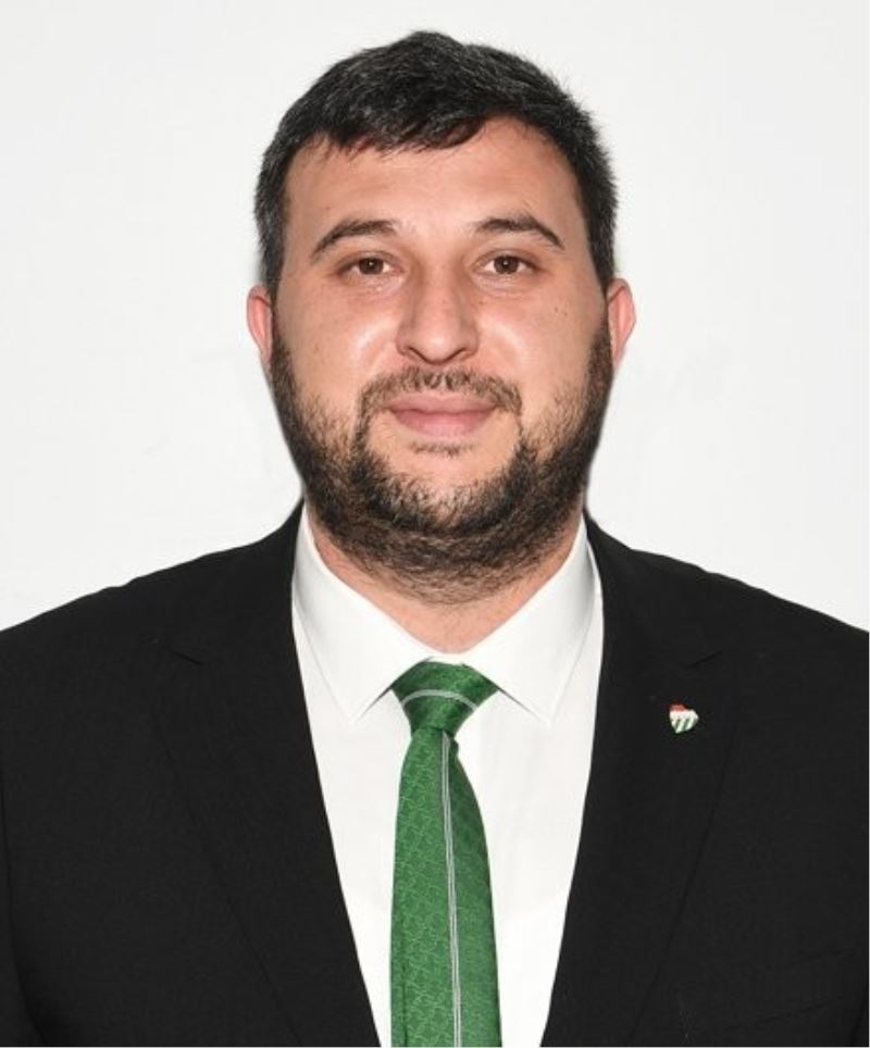 Bursaspor yöneticisi Ömer Furkan Durmaz trafik kazası geçirdi!
