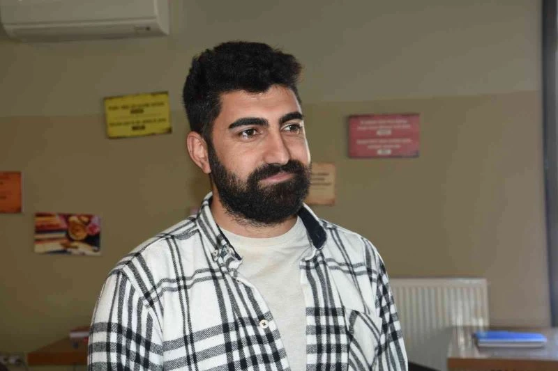 Millet kıraathanesi ve kitap kafeler öğrencilerin ikinci evi oldu
