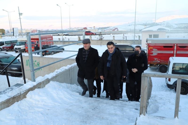 Başkan Demir mesaiye hayvan pazarı gezisiyle başladı
