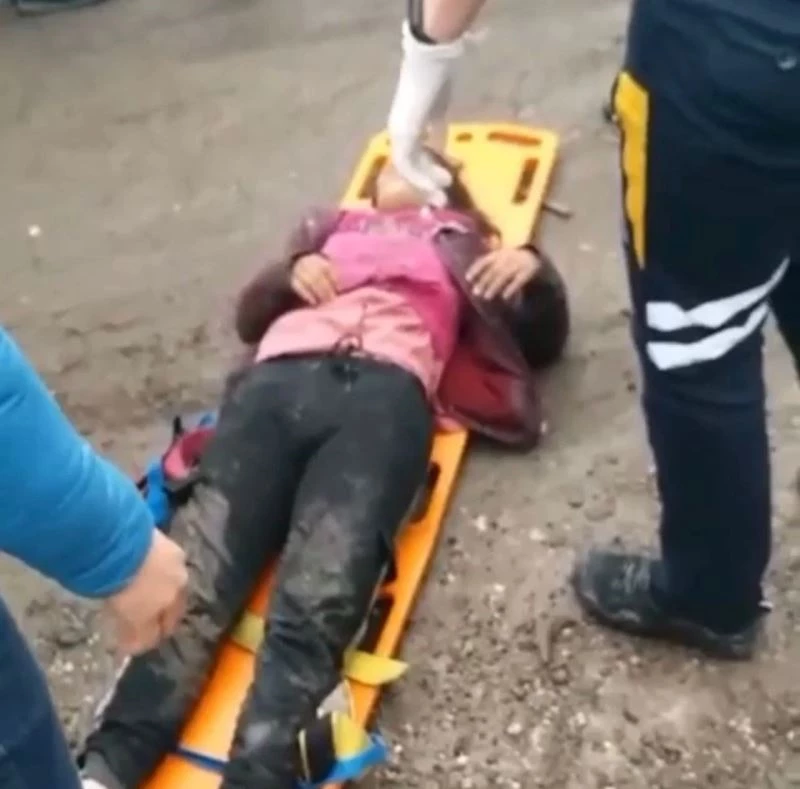 Arabanın çarptığı genç kız yaralandı
