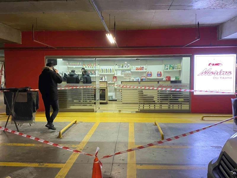 AVM otoparkında silahlı saldırı: 1 yaralı
