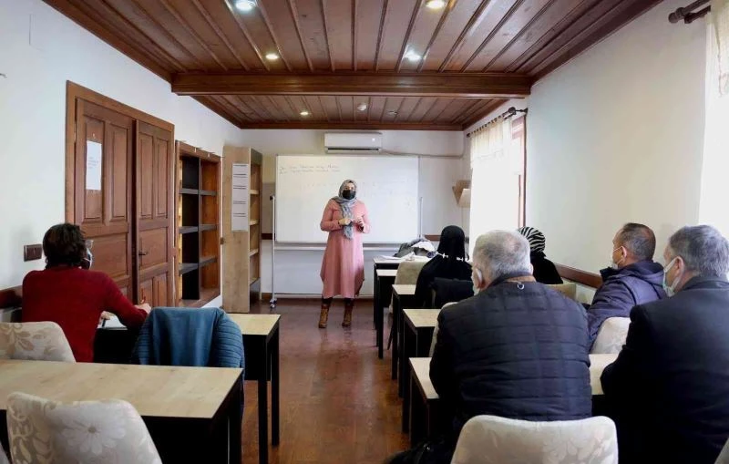 Değirmen Millet Kıraathanesi’nde yeni yılın ilk ders zili çaldı
