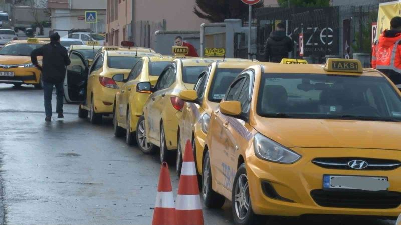 Araç kiralama taksilerin yerini alabilir

