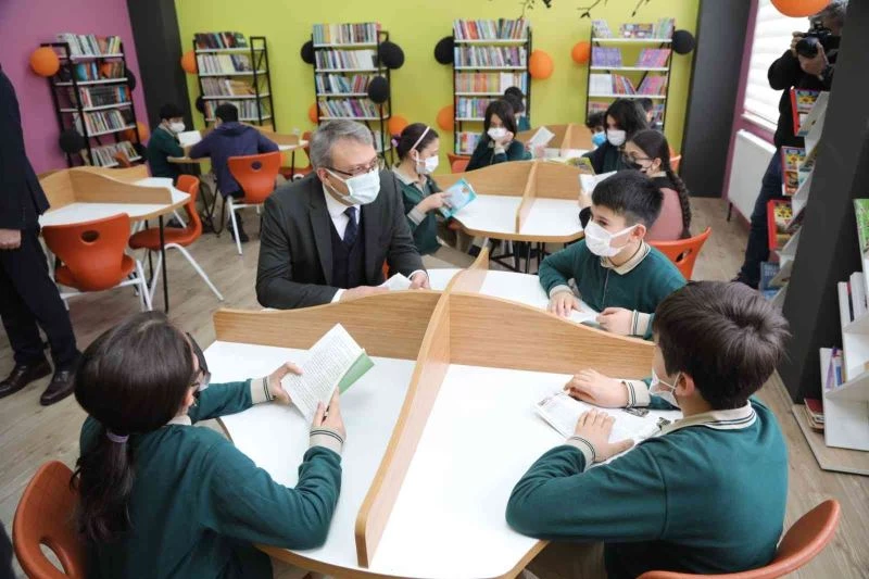 Bingöl Valisi Ekinci: “Kitap yarınlarımızı şekillendirir, hayatımıza anlam katar”
