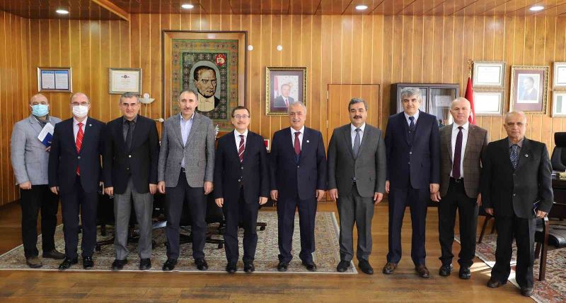 Bölge üniversite rektörlerinden Atatürk Üniversitesine ziyaret
