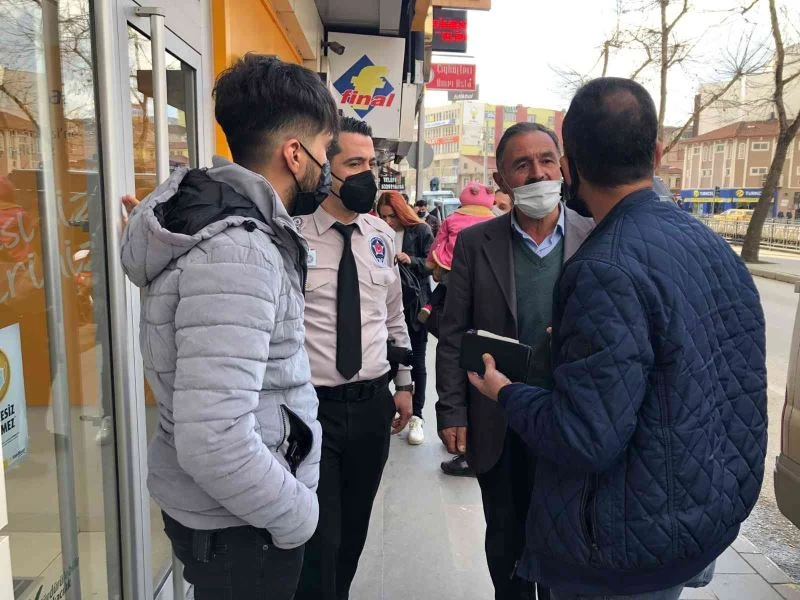 Sahte polisler ikinci kez dolandırmaya çalıştı, gerçek polis dakikalarca dil döktü
