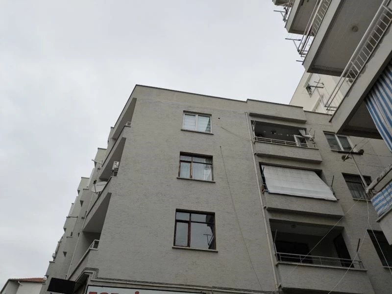 Komşuları tatile gitti sandı, 19 gün sonra cesedi sandıkta bulundu
