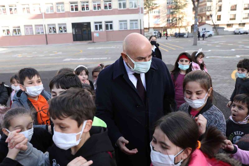 Başkan Altınok’tan okullara yeni yıl ziyareti
