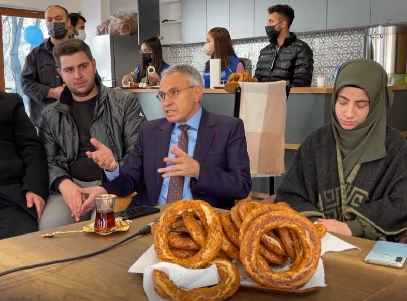 Bu üniversitede çay-simit ücretsiz
