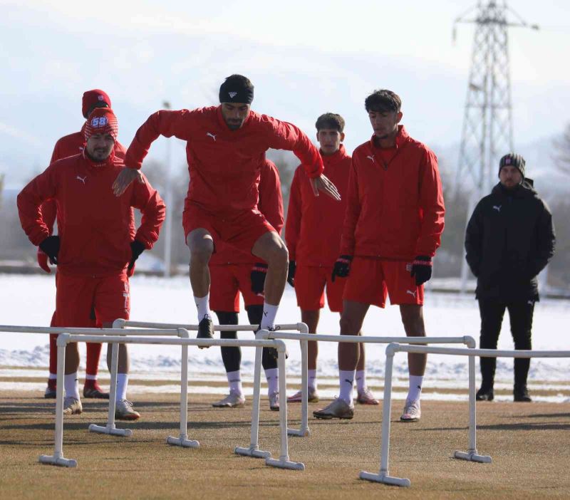 Sivasspor, Konya maçına yoğun tempoda hazırlanıyor
