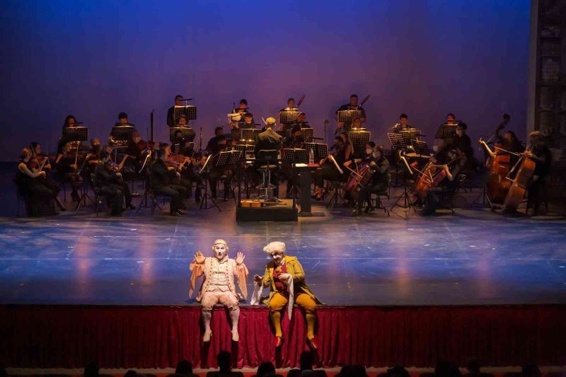 Komik opera ‘Sevil Berberi’ yeniden sahnede
