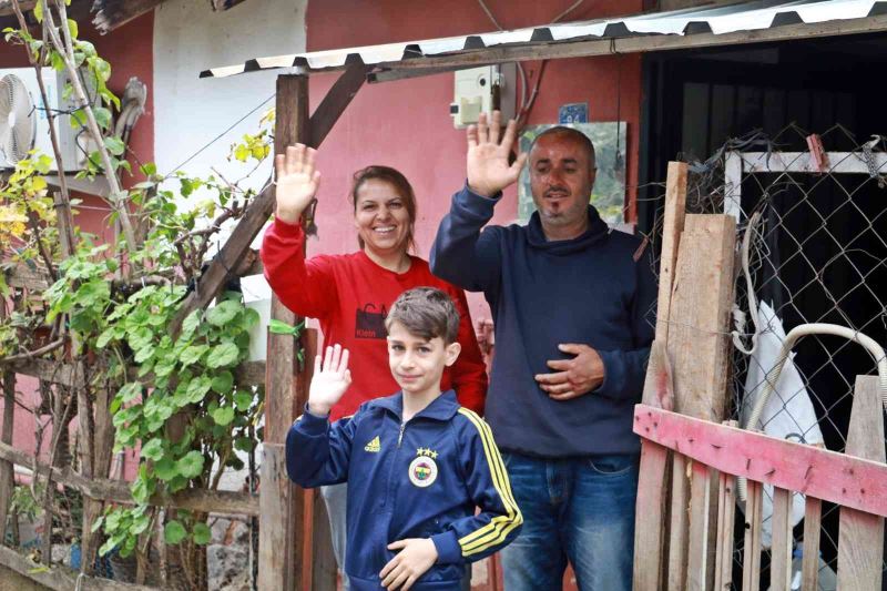 Evleri yanmıştı: Türkiye o aileye sahip çıktı 