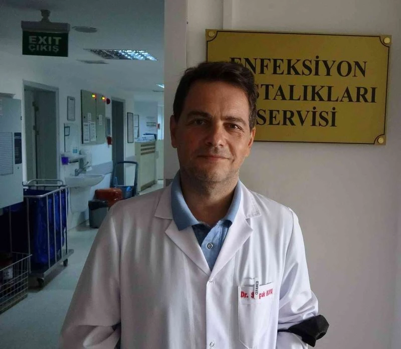 Prof. Dr. Selçuk Kaya: “Omicron varyantının akciğerler boyutunda tahribat yapıcı bir etkisi şimdilik gözükmüyor”
