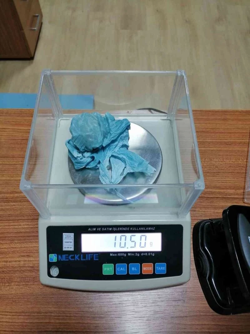 Siirt’te şüphe üzerine üst araması yapılan şahısta uyuşturucu madde çıktı
