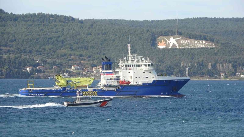 Rus askeri lojistik gemisi Çanakkale Boğazı’ndan geçti
