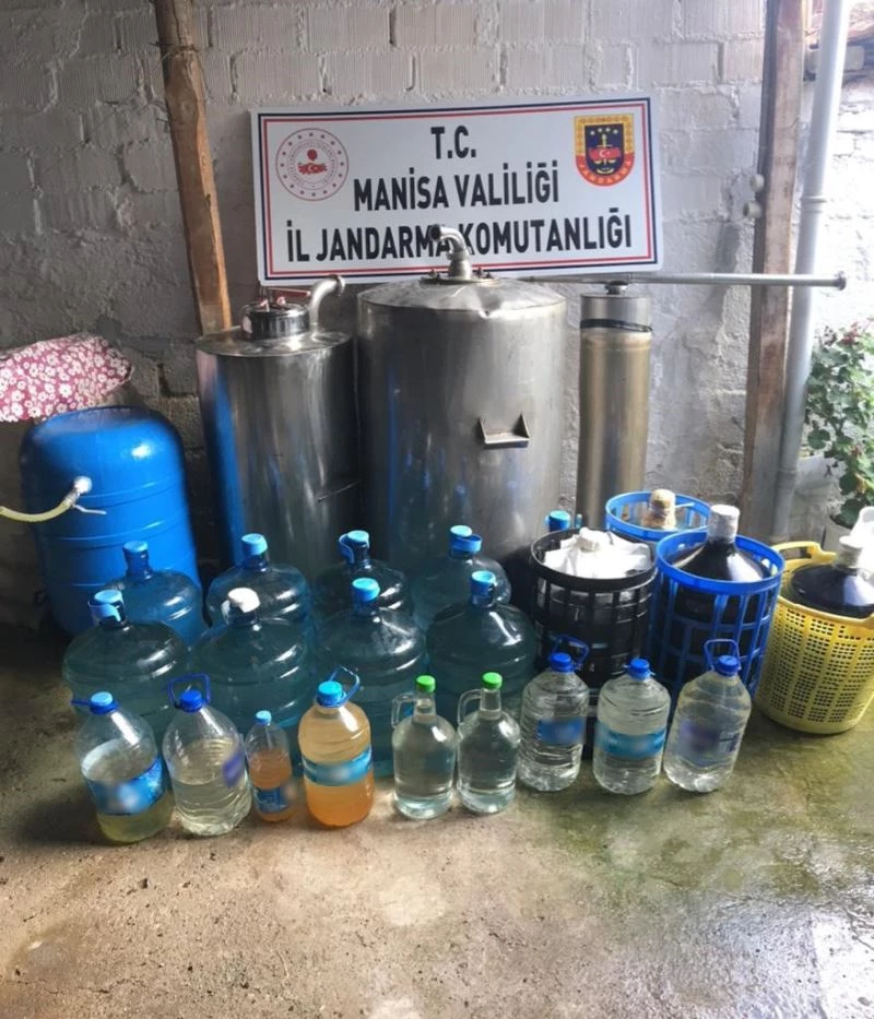 Manisa’da 312 litre sahte içki ele geçirildi
