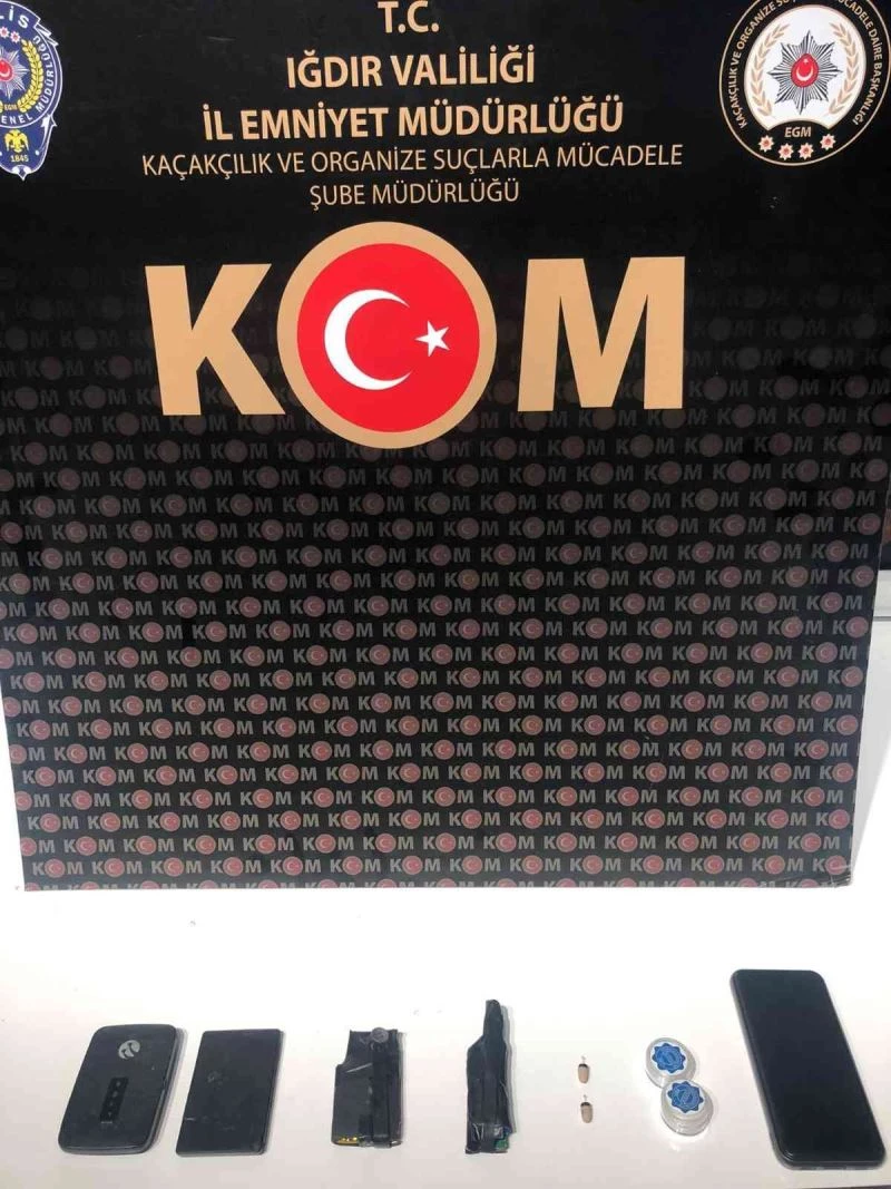 Iğdır’da kulaklık ve kameralı sistem kurarak sınava giren 3 kişi tutuklandı
