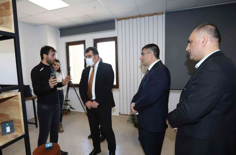 TÜBİTAK Başkanı Prof. Dr. Hasan Mandal Kapadokya Teknopark’ta İncelemelerde Bulundu
