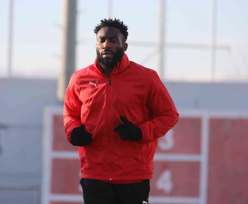 Sivasspor’da Aaron sevinci! Aylar sonra idmanlara başladı
