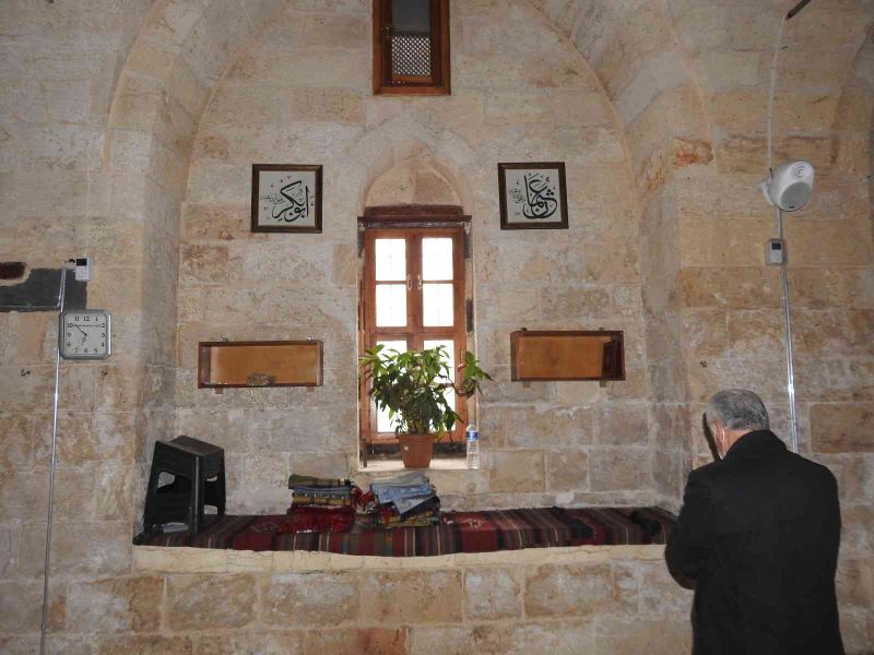 Gaziantep’in tarihi camileri hatlarla donatıldı
