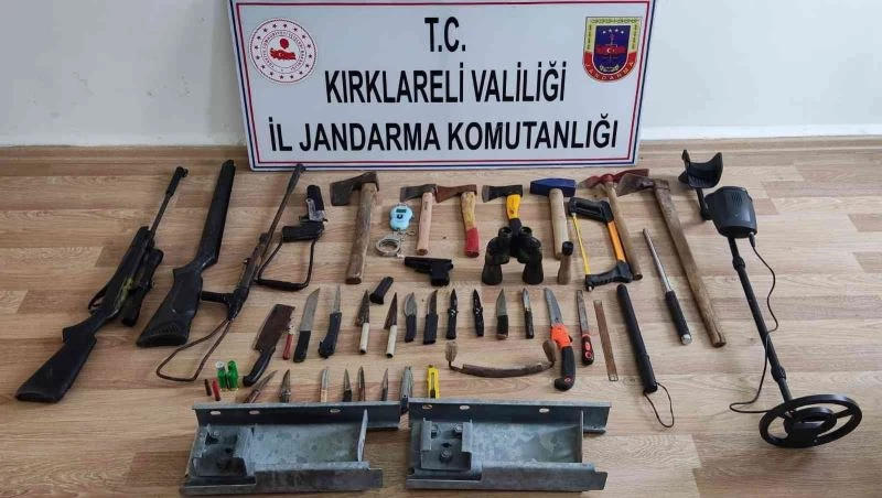 Hırsızı fotokapan ele verdi
